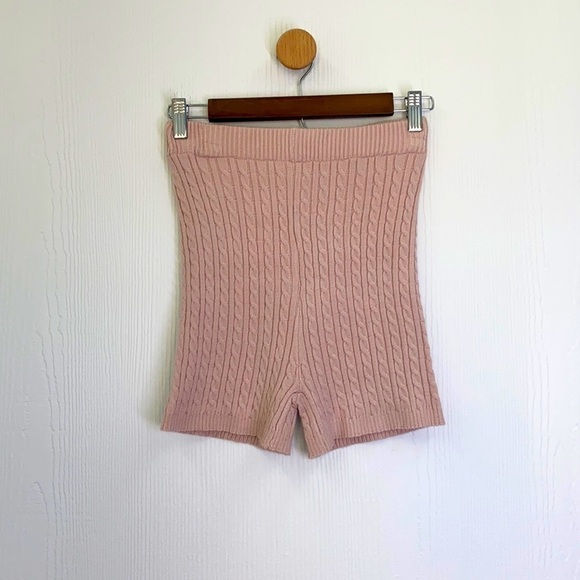 Chelsea & Violet - NWT Creme Soft Pink Knit Shorts Size Small - Picture 1 of 8